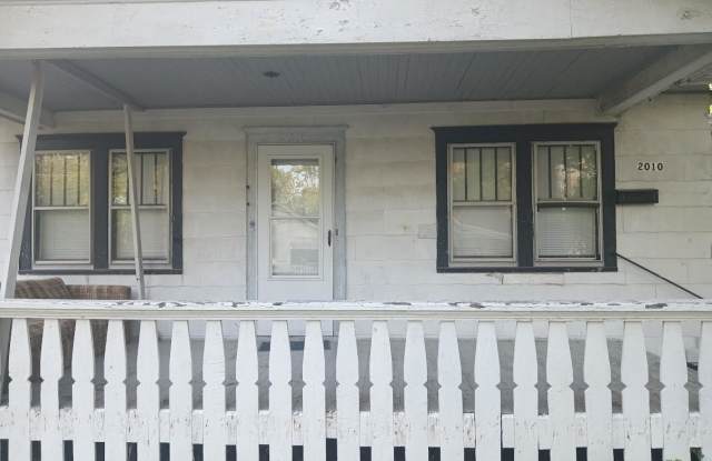 2010 N Ellis St