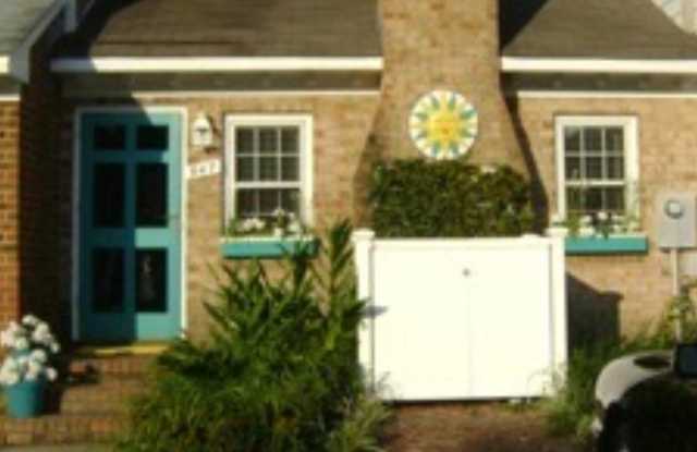 Photo of 947 Wildwood Square Ct