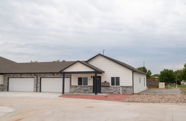 2883 N Oliver - 2883 N Oliver St, Wichita, KS 67220