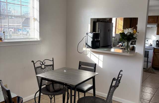 323 Deckbar Ave Unit 202