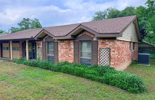 Photo of 1219 Neal Pickett Drive