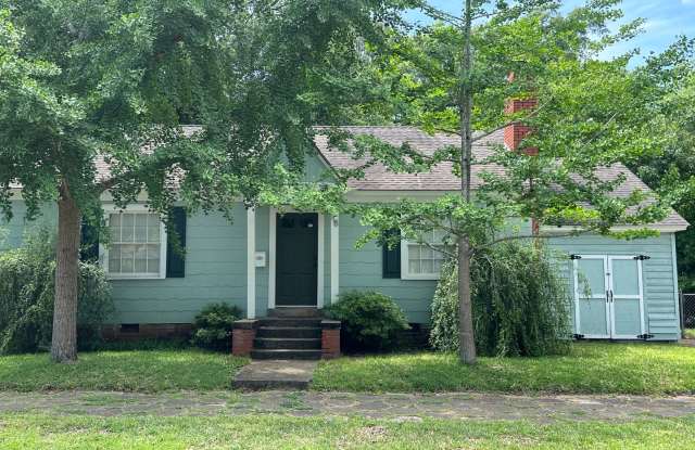 Photo of Charming Bungalow