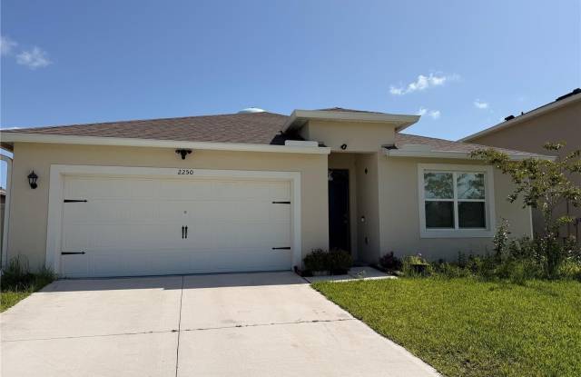 2250 HIDDEN PALM Drive