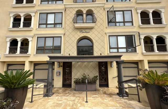 7411 Herschel Ave., Unit 3B, La Jolla, CA 92037