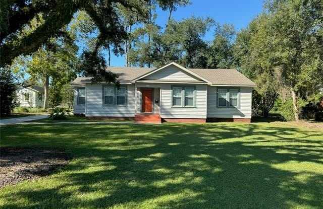 1147 N GENERAL PERSHING Road