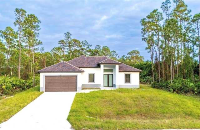 729 Giorgio Avenue S