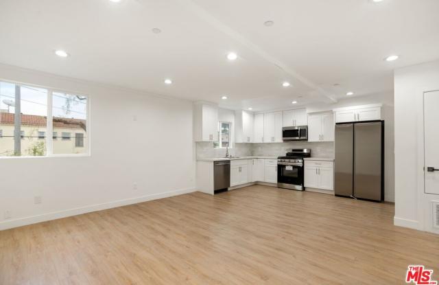 4232 1/2 Rosewood Ave