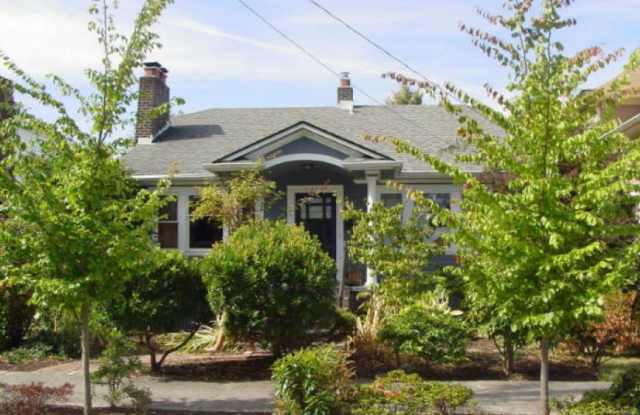 5329 9th Avenue Northeast