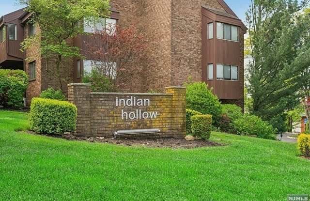 260 Indian Hollow Court - 260 Indian Hollow Court, Bergen County, NJ 07430