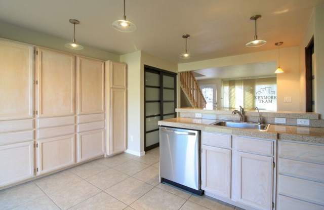 1636 Cherry Lane