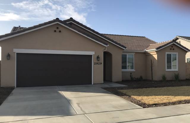 South East Visalia Newer 4 bedroom 2 bath - 2929 Michael Street, Visalia, CA 93292