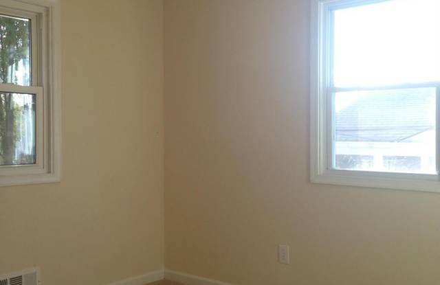 7208 POWHATAN Street