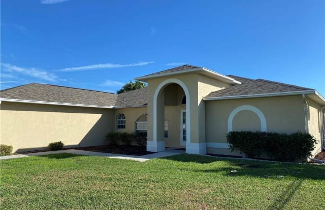 3737 12th Pl - 3737 Southwest 12th Place, Cape Coral, FL 33914