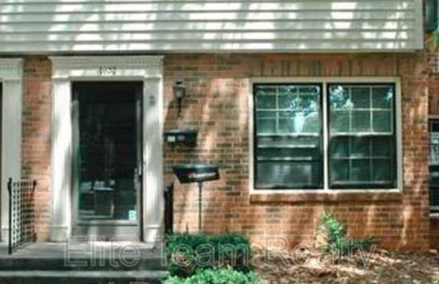 4657 Old Lantern Way