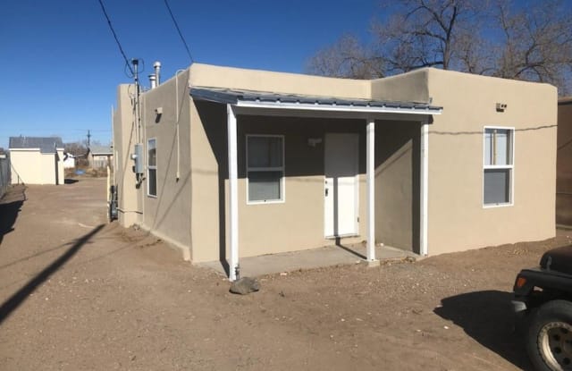 211 Veranda NW - 211 Veranda Road Northwest, Albuquerque, NM 87107