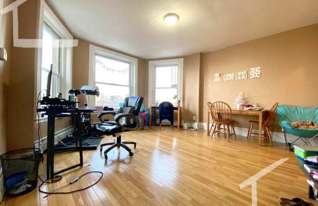 Photo of 22 Bay State Rd #4R Boston MA 02215