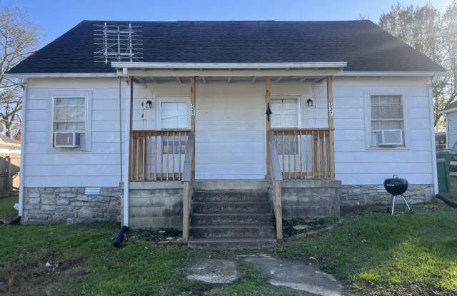 525 Maple St - 1