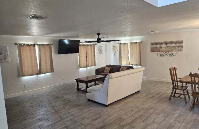 2321 N 30TH Street N