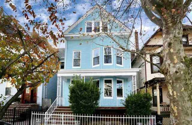 29 COOPER PL