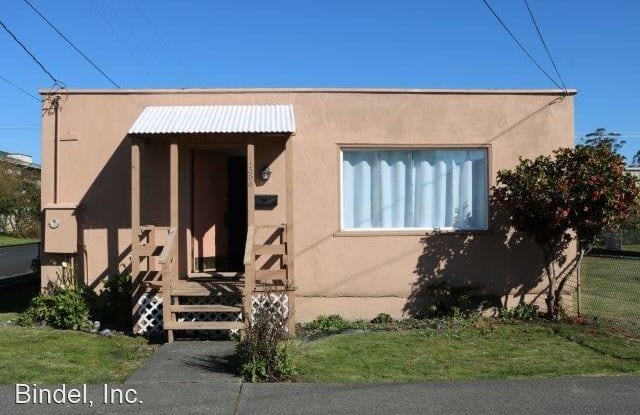 1386 10th ST - 1386 10th Street, Arcata, CA 95521