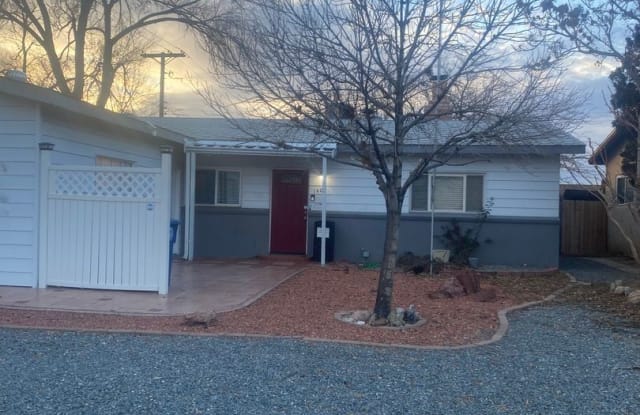 1405 Betts St NE - 1405 Betts Street Northeast, Albuquerque, NM 87112