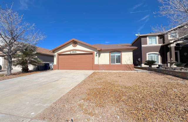 East El Paso 4 bed Refrig A/C close to Park!