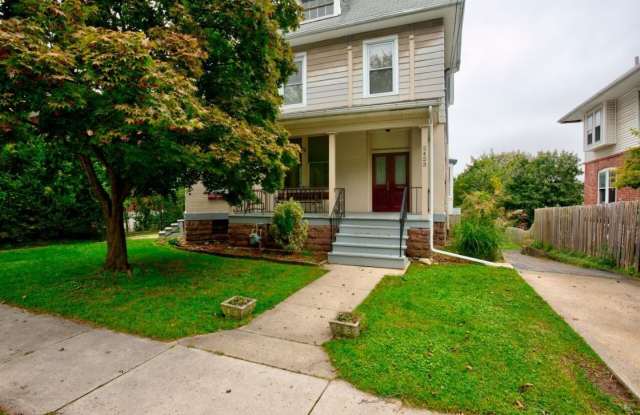2423 FAIRVIEW Avenue unit: 2