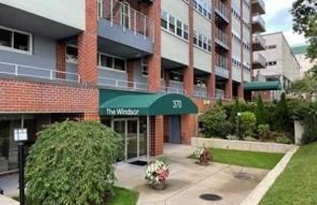 370 Westchester Avenue