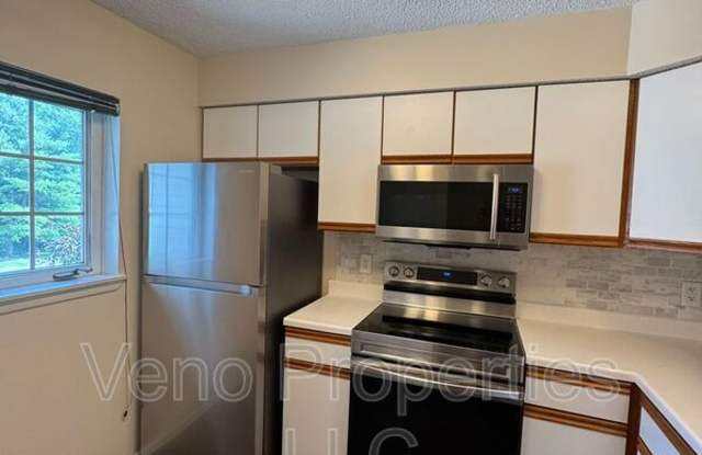 4808 Foxwood Dr. South