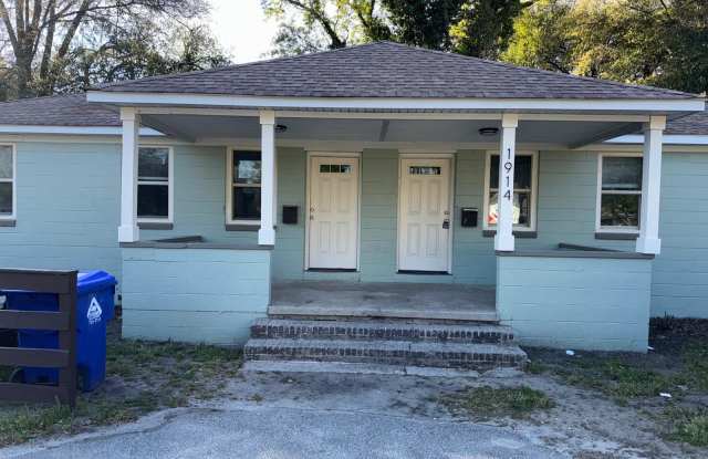 1914-B Carlton Street