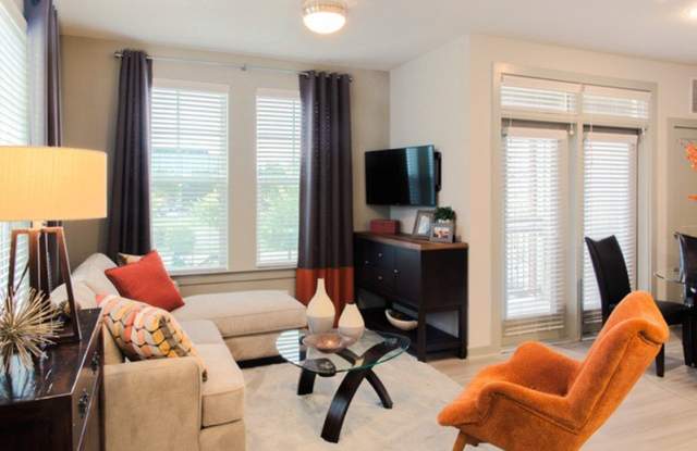 680 E Algonquin Road unit: 1301