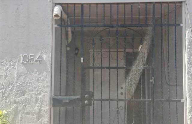 Photo of 1054 W 44th Ter