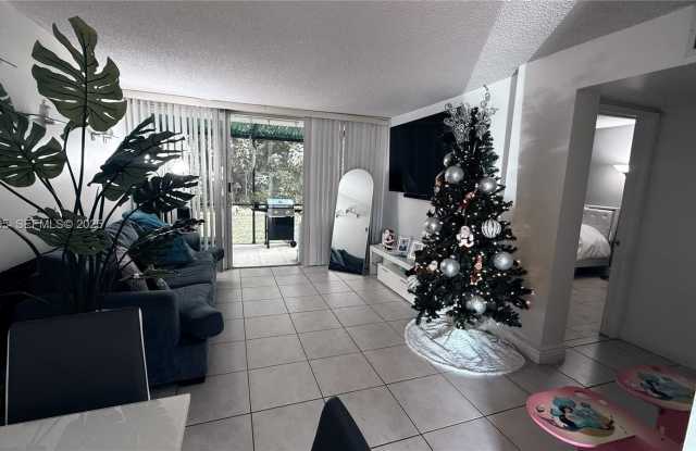 8860 Fontainebleau Blvd