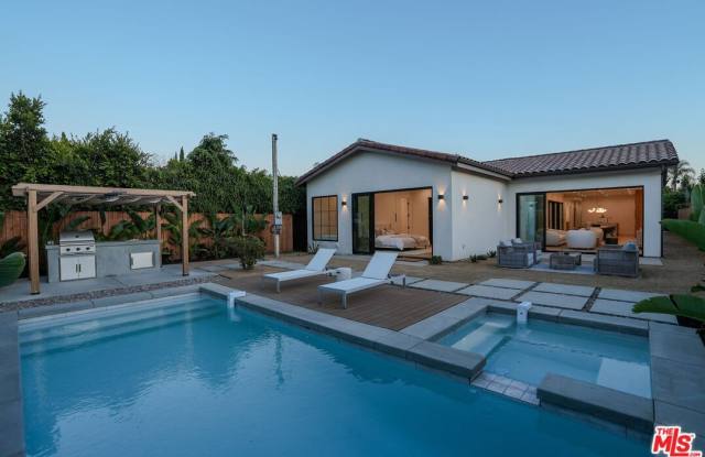 Photo of 4936 Coolidge Ave