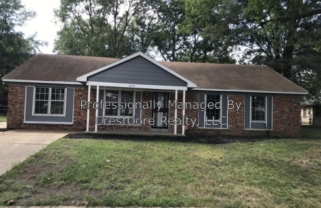 303 Oxford St - 303 Oxford Street, West Memphis, AR 72301