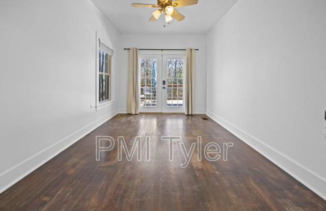 210 East Dobbs Street