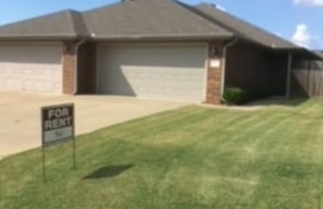 815 Trenton Dr - 815 Trenton Drive, Fort Smith, AR 72908