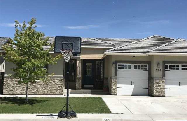 565 Grey Eagle Lane