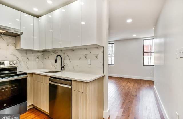 Photo of 182 E Huntingdon