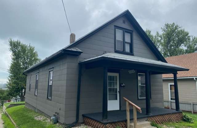 LEASE TO OWN $1,300 MO