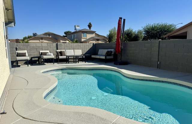 8835 W MICHELLE Drive