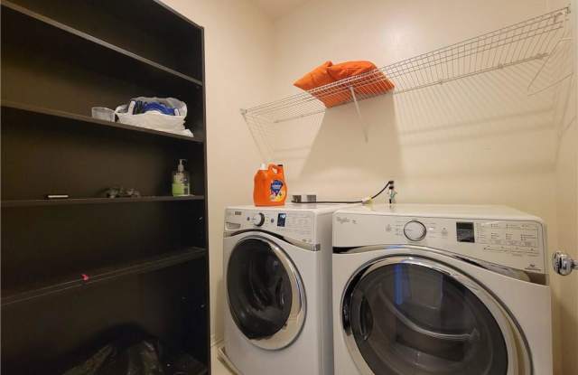 Photo of 909 Santa Fe Avenue