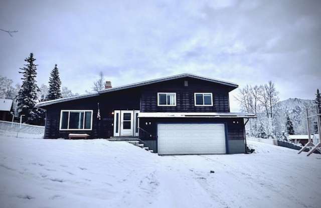 Photo of 3 Bedroom, 1.5 Bath in Eagle River.
