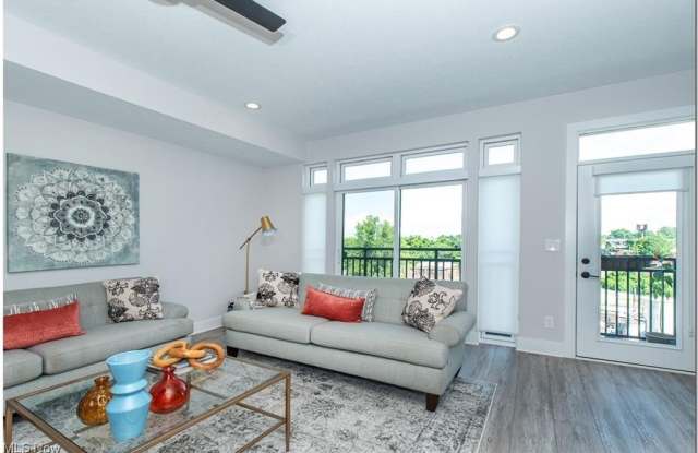 2269 W 19th Street unit: 15