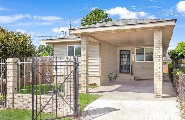 9304 COLAPISSA Street