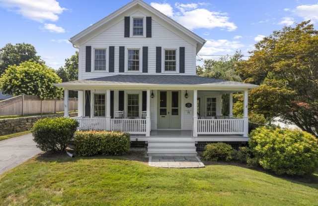 22 School St (Mystic)