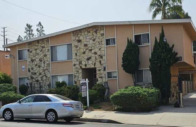 510 W Hyde Park Blvd