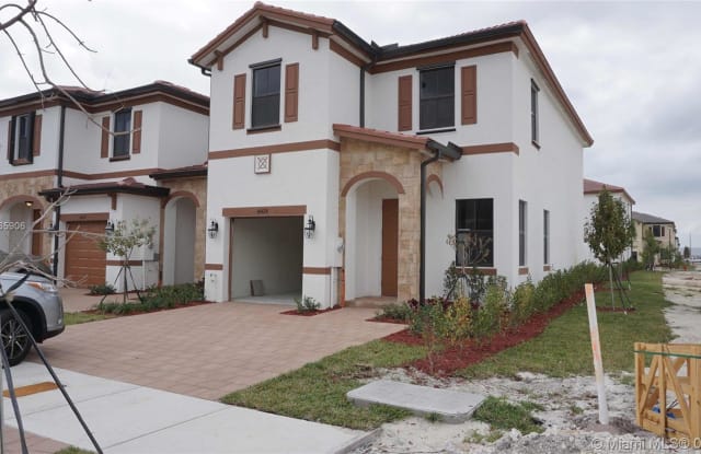 10428 W 32nd Ln - 10428 West 32nd Lane, Hialeah, FL 33018