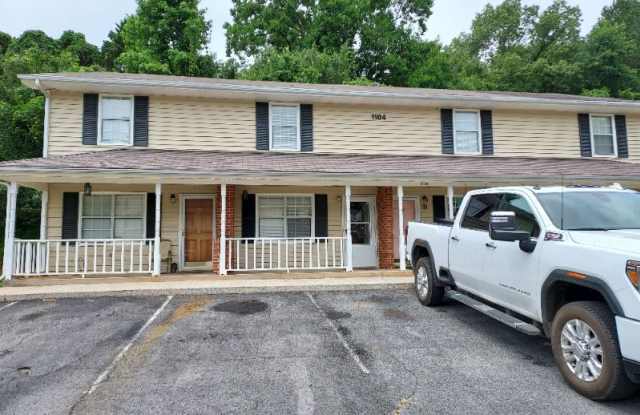 1105 BROOKWOOD LANE