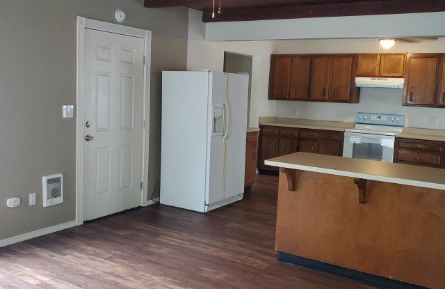 3213 Center Street NortheastUnit A